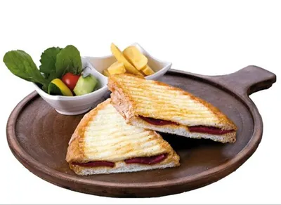 Sucuklu Tost